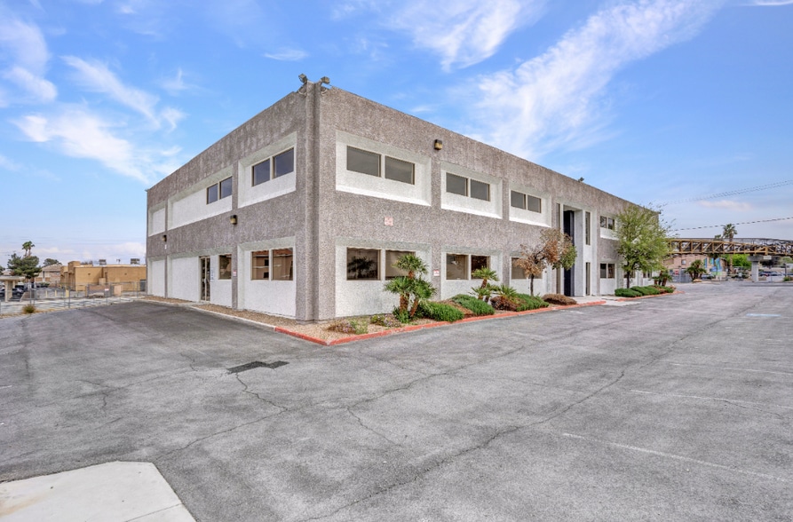 More Photos Of 3120 E Desert Inn Rd, Las Vegas Office For Sale