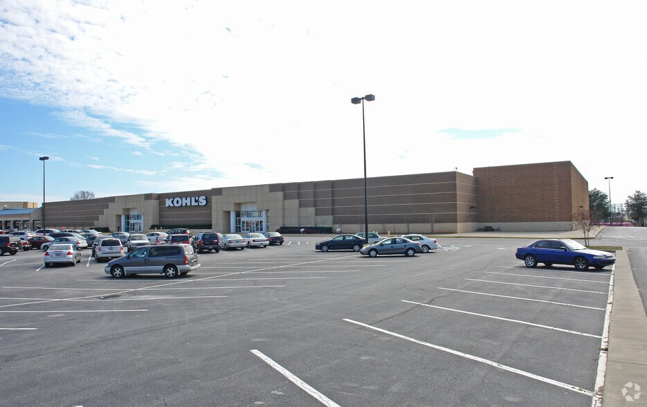 More Photos Of 621 Fairview Rd, Simpsonville Unknown For Lease