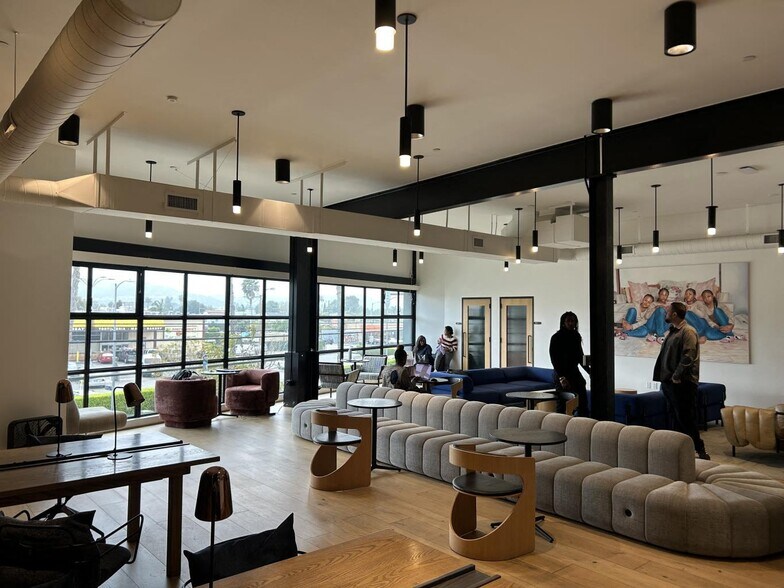 More Photos Of 5211 W Adams Blvd, Los Angeles Storefront Retail Office For Lease