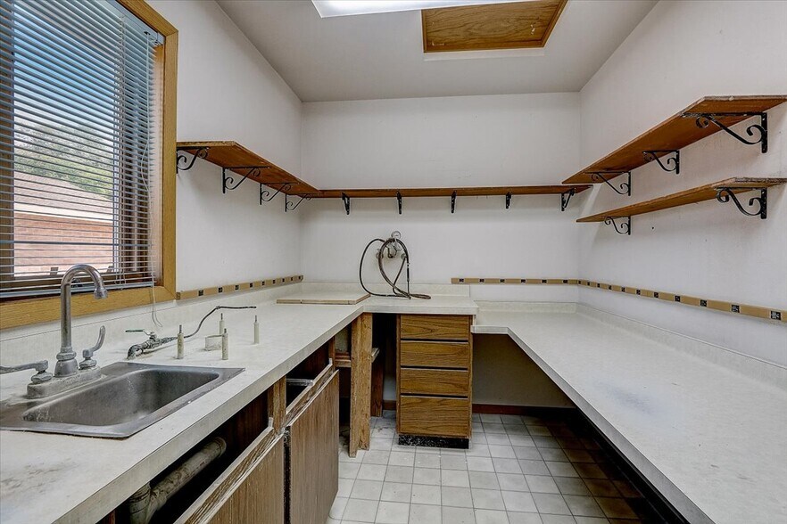 More Photos Of 111-113 Depot, Johnson Creek Medical For Sale