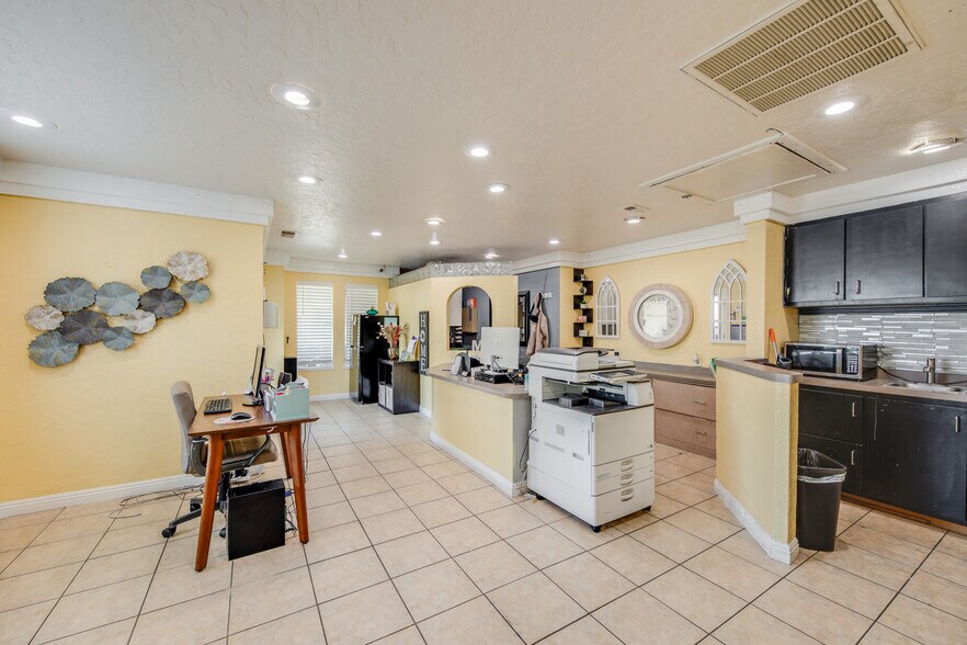 More Photos Of 602-710 Wimbledon Dr, Lodi Apartments For Sale