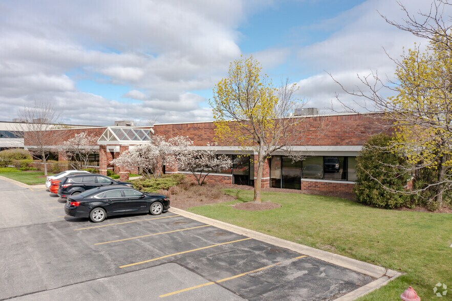 More Photos Of 1253-1279 Hamilton Pky, Itasca Light Distribution For Lease