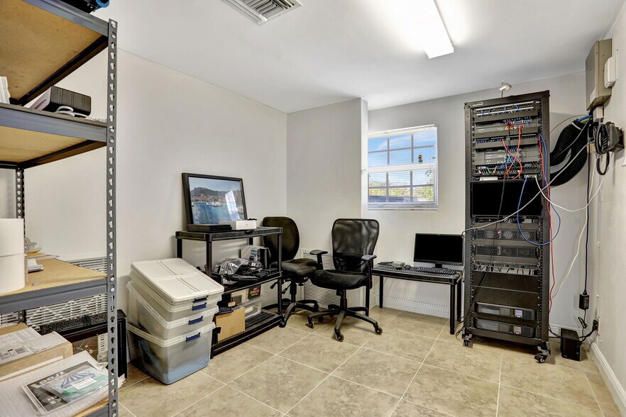 More Photos Of 3496 NE 12th Ter, Oakland Park Warehouse For Sale