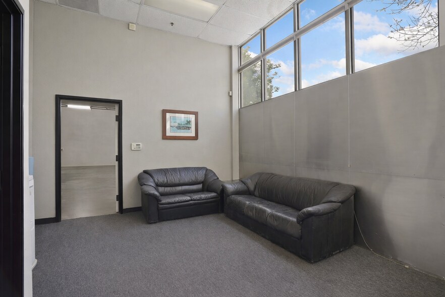 More Photos Of 2260 Macarthur Dr, Tracy Warehouse For Sale