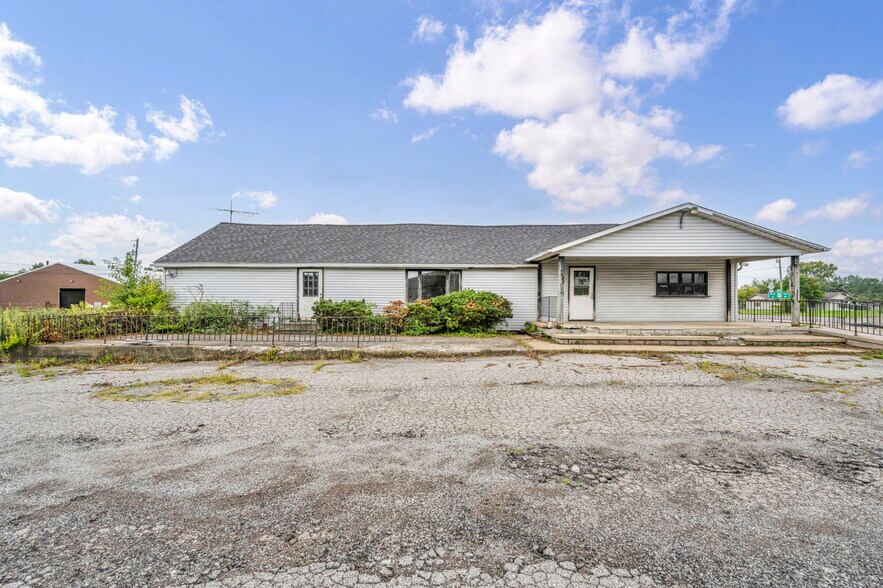 More Photos Of 40980 Butternut Park Ct, Elyria Specialty For Sale