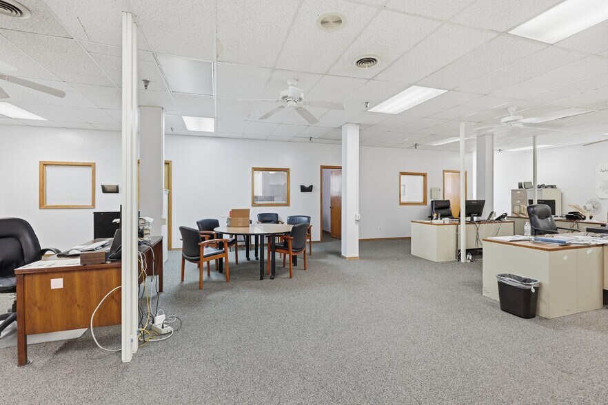 More Photos Of 117 E 4th St, Joplin Office For Sale