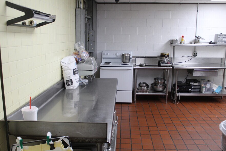 More Photos Of 1223 Main St, Woodward Fast Food For Sale
