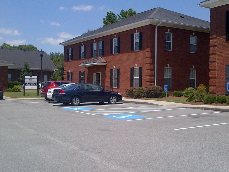 More Photos Of 200 Commercial Ct, Savannah Office For Lease