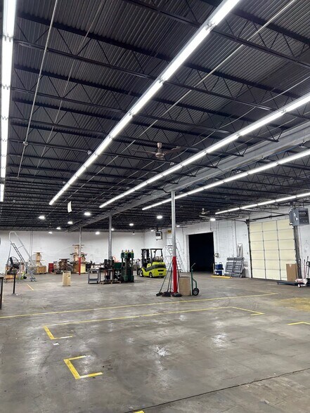 More Photos Of 402 Aberdeen Rd, Hampton Service For Lease