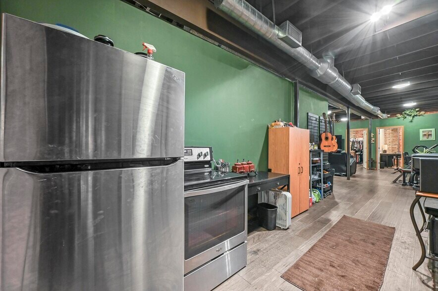 More Photos Of 130 N Main St, Mansfield Storefront Retail Office For Sale