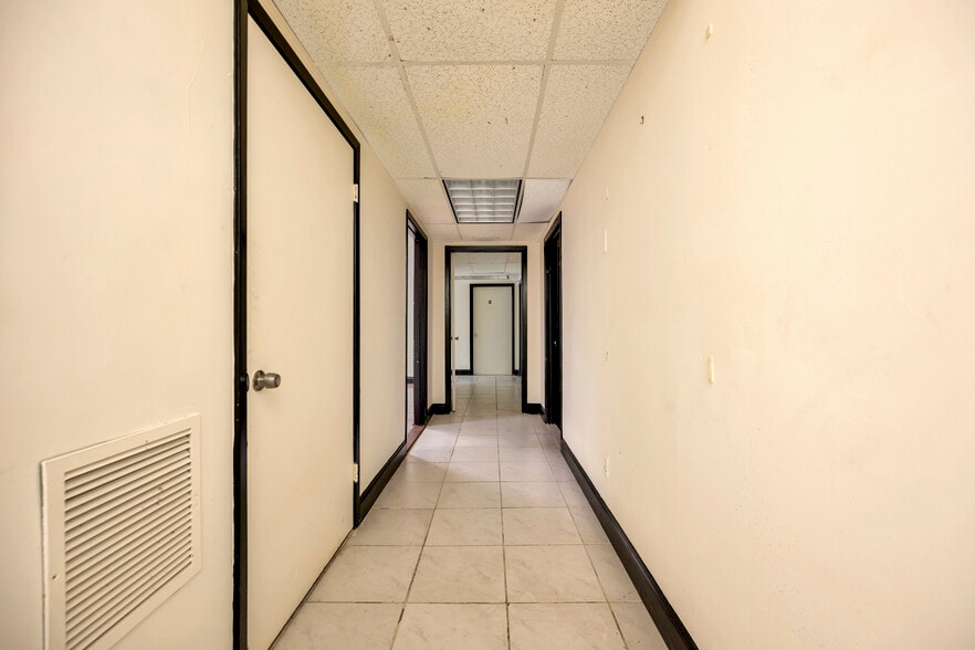 More Photos Of 2200 Evans Ave, Fort Worth Medical For Sale