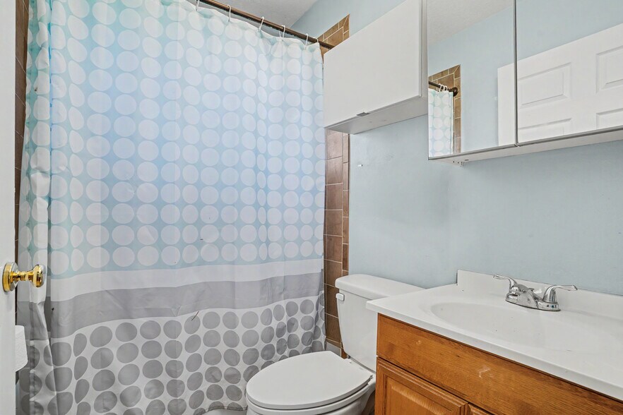 More Photos Of 883 Southwind Ln, Largo Industrial For Sale