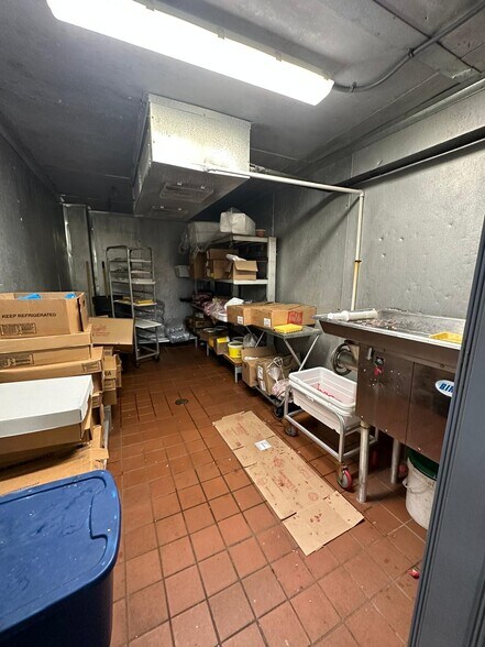 More Photos Of 2343 Jerome Ave, Bronx Supermarket For Sale