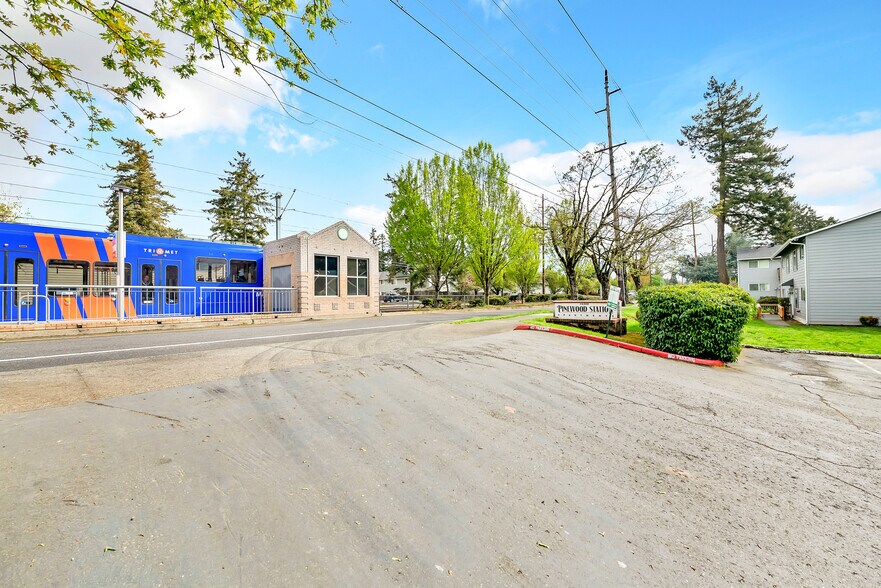 More Photos Of 16300-16400 E Burnside St, Gresham Apartments For Sale