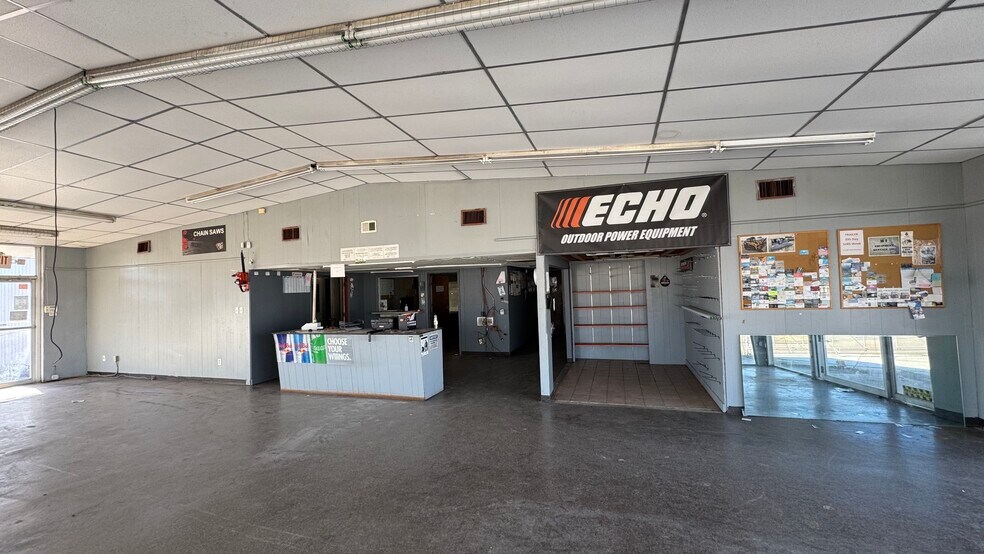 More Photos Of 1801 N Main St, Baytown Flex For Sale