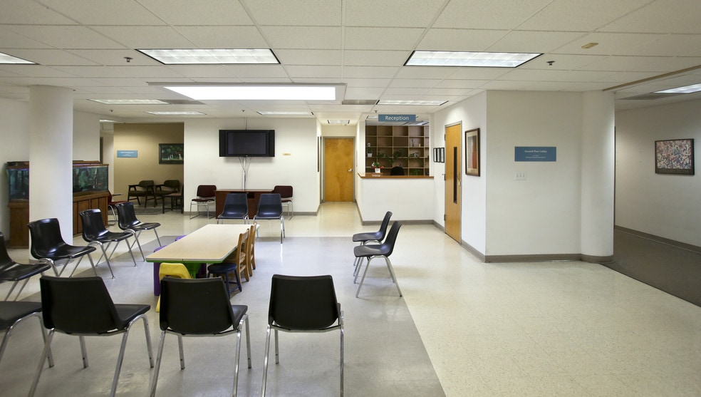 More Photos Of 3654 S Grand Blvd, Saint Louis Office For Sale
