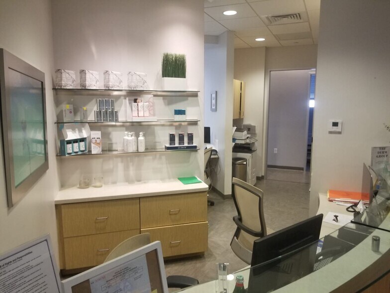 More Photos Of 6701 S Red Rd, South Miami Medical For Sale