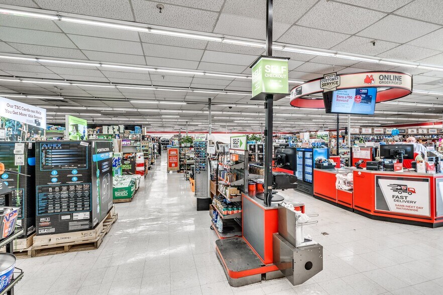 More Photos Of 101-361 N Mustang Rd, Mustang General Retail For Sale