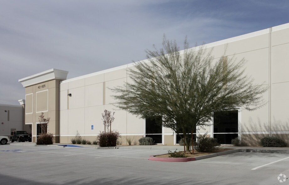 More Photos Of 42925 Madio St, Indio Warehouse For Lease