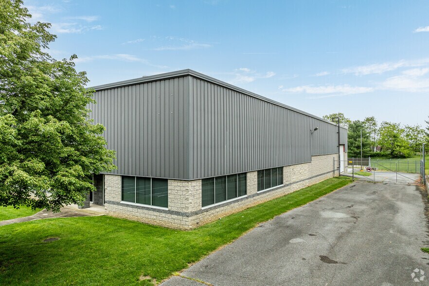 More Photos Of 870 Calcon Hook Rd, Sharon Hill Warehouse For Lease