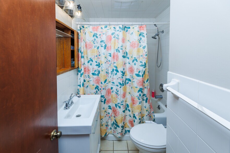 More Photos Of 6269 Wi-57, Sturgeon Bay Hotel For Sale