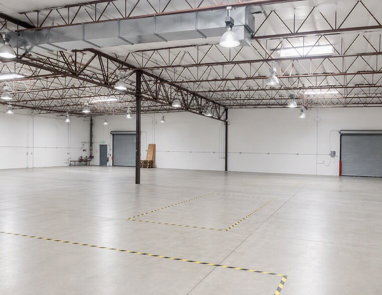 More Photos Of 4700 Aircenter Cir, Reno Light Distribution For Lease