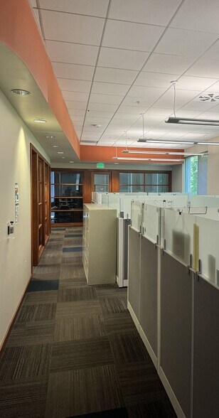 More Photos Of 450-452 Ferguson Dr, Mountain View Office For Sale