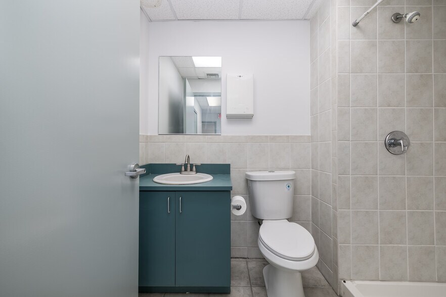 More Photos Of 2400 Hempstead Tpke, East Meadow Medical For Lease