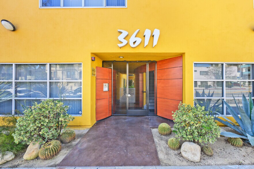 More Photos Of 3611 Motor Ave, Los Angeles Loft Creative Space For Sale