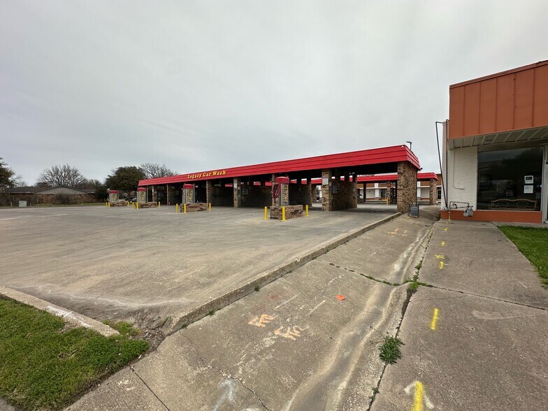 More Photos Of 2004 W Buckingham Rd, Garland Carwash For Sale