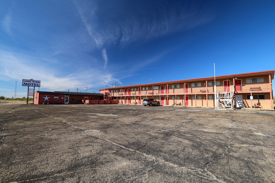 Primary Photo Of 205 E Broadway St, Fritch Hotel For Sale