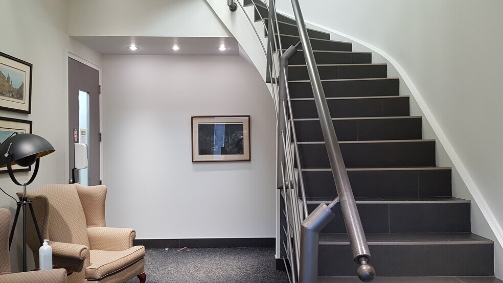 More Photos Of 30 Wertheim Ct, Richmond Hill Office Residential For Lease