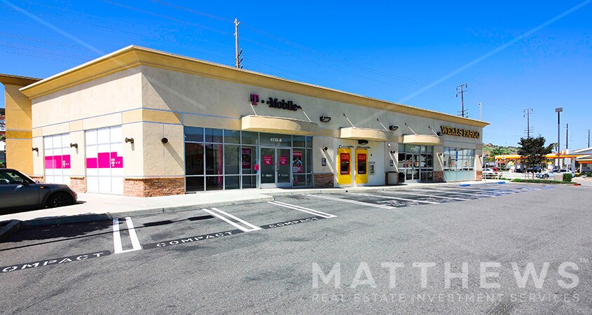 More Photos Of 4135 Pacific Coast Hwy, Torrance Bank For Lease