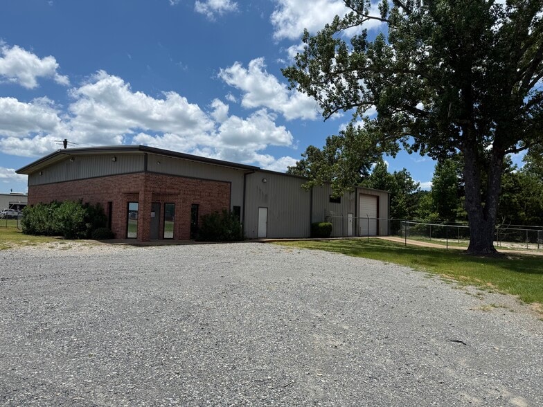 Primary Photo Of 107 Ltr Park Dr, Longview Warehouse For Lease