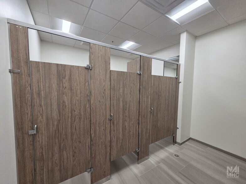 More Photos Of 1400 E Newport Center Dr, Deerfield Beach Office For Lease