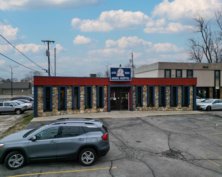 Primary Photo Of 1837 W Alexis Rd, Toledo Office For Sale