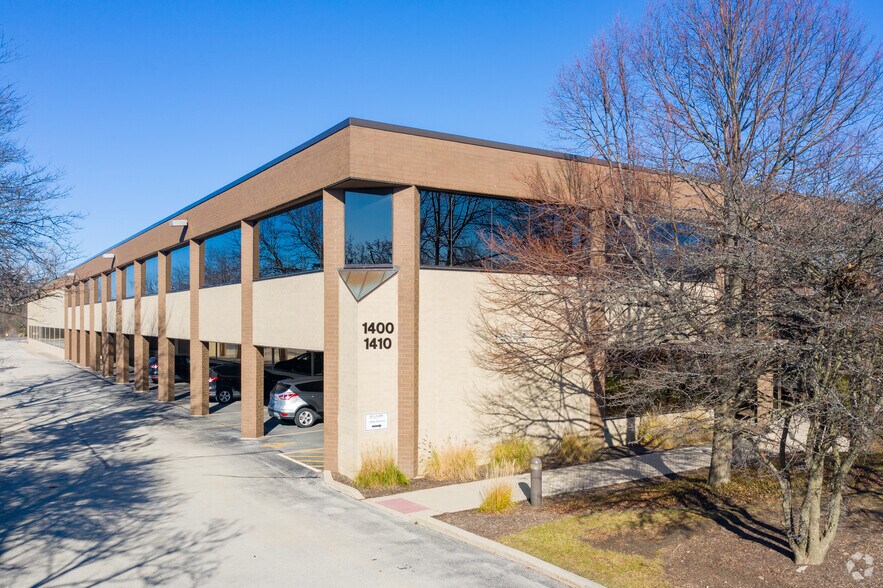 More Photos Of 1400 Busch Pky, Buffalo Grove Manufacturing For Sale