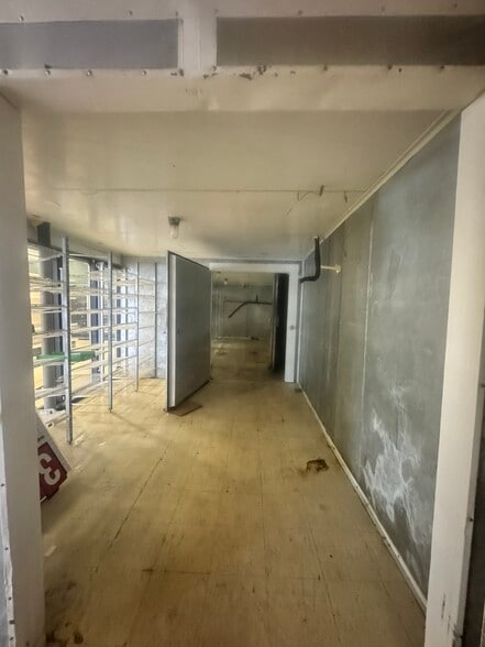 More Photos Of 5930 Fairfield Rd, Oxford Freestanding For Sale