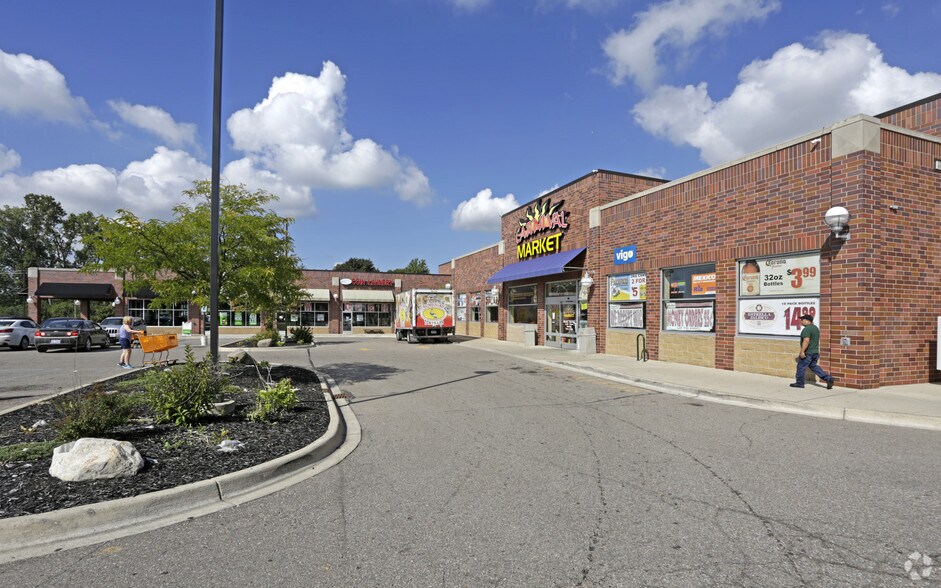 More Photos Of 1101 E Walton Blvd, Pontiac Storefront For Lease