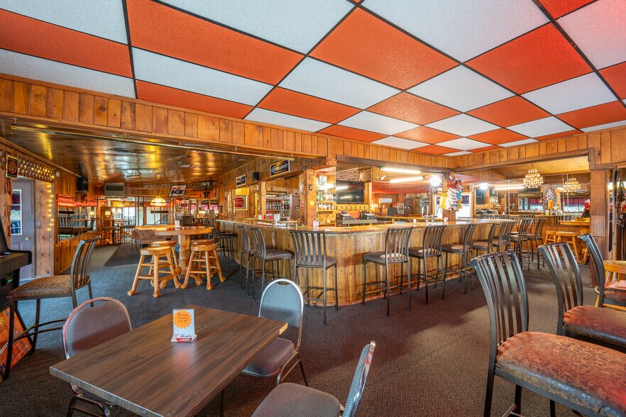 More Photos Of 608 N Chestnut St, Derry Restaurant For Sale
