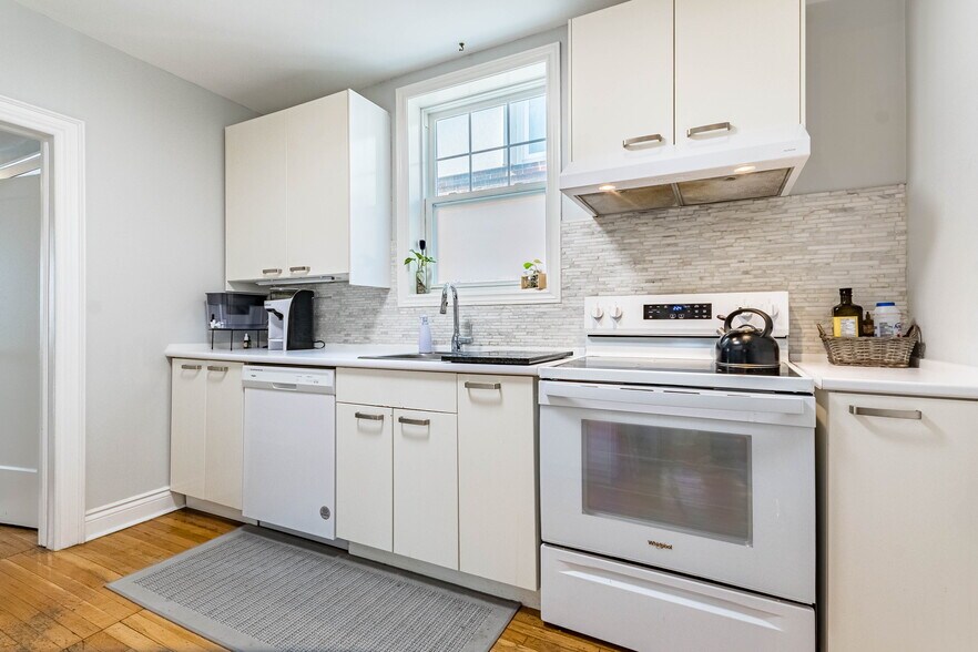 More Photos Of 14 Kilbarry Rd, Toronto Multifamily For Sale