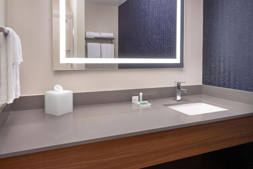 More Photos Of 30 Mill Rd, McDonough Hotel For Sale