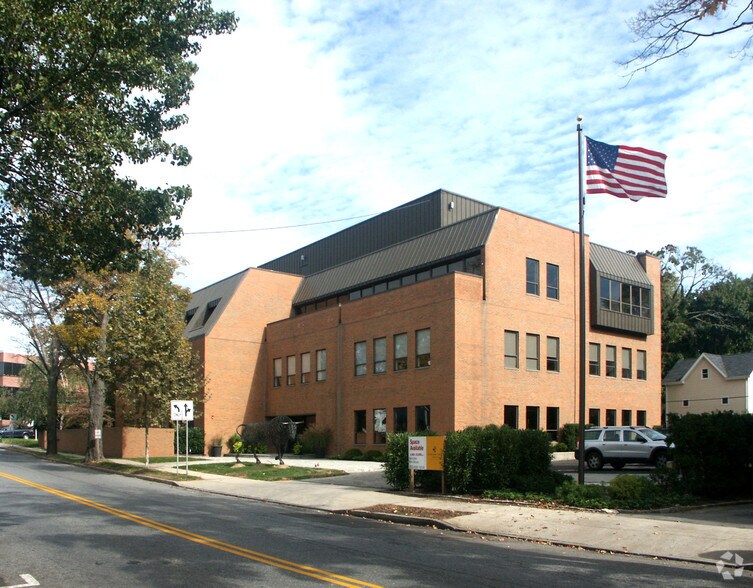 Primary Photo Of 165 Mason St, Greenwich Office Residential For Lease