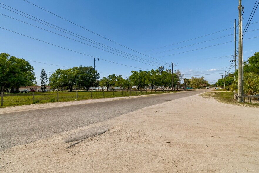 More Photos Of 610 Railroad St, Wimauma Land For Sale