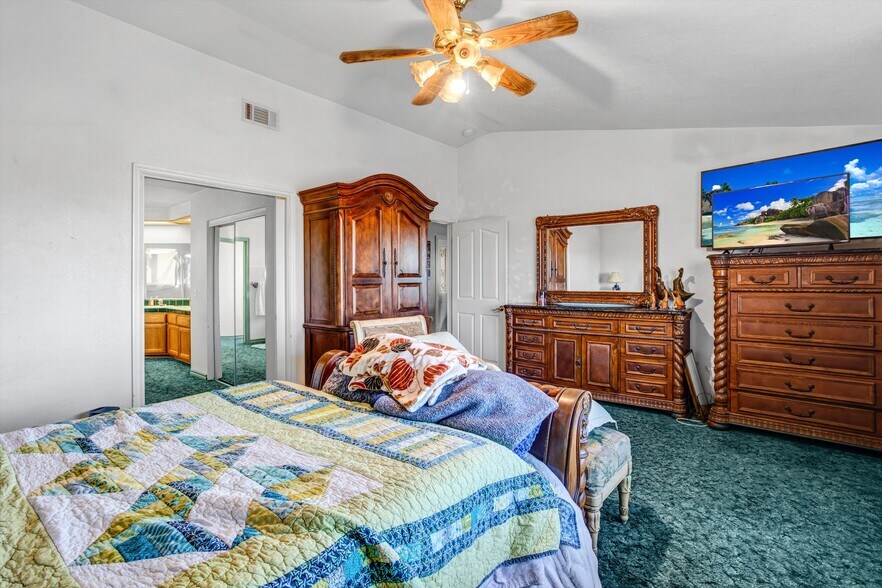 More Photos Of 10439 Mesa St, Oak Hills Multifamily For Sale