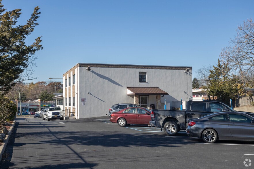 More Photos Of 160 Commack Rd, Commack Medical For Lease