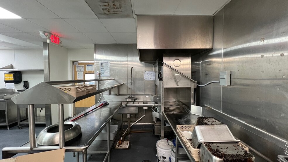 More Photos Of 6200 College Dr, Suffolk General Retail For Lease