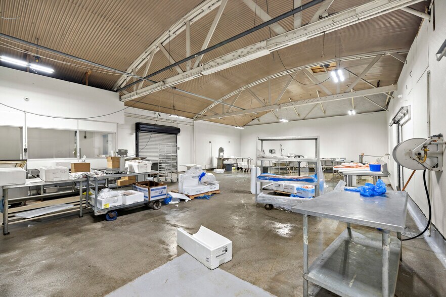 More Photos Of 410-414 Towne Ave, Los Angeles Warehouse For Sale