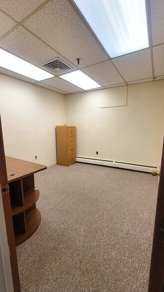 More Photos Of 97 Pleasant St, Claremont Medical For Lease
