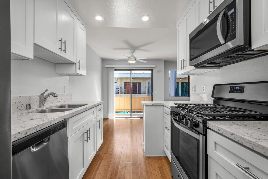 More Photos Of 7605 W Manchester Ave, Playa Del Rey Apartments For Sale